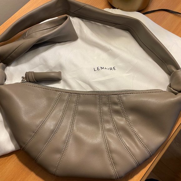 Lemaire Small Croissant Leather Bag CEMENT color - Picture 2 of 9